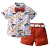 New Boys 'Summer 2022 Fashion Dinosaur Short Sleeve Shirt Belt Shorts Två stycken Set för barn Barnkläderpojkar Set 2023