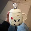 Tasses Tasse en céramique de panda de bande dessinée avec l'eau drôle de tasse de lait de café simple de cuillère de couvercle