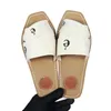 2023 Le più nuove donne di marca Woody Mules Pantofola piatta Designer Lady Lettering Tessuto Suola in pelle per esterni Sandali con diapositive taglia 35-42