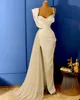 Splendidi abiti da sposa a sirena Collo ispirato all'art déco Perline di raso Abito da corte con spacco laterale a catena Abito da sposa senza schienale Custom Made Plus Size Vestidos De Novia