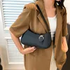 Bolsas de cintura bolsos de hombro de cuero artificial sólido para mujeres bolsos cuadrados casuales diseñadores damas en axila 230627