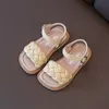 Sandales Enfant Chaussures Fille Été Tressé Vacances Bout Carré Mignon Enfants Sandales Beige Jaune 21-36 Pu Cuir Mode Enfants Sliders 230627