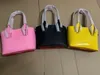Bolsas femininas rebitadas de tamanho pequeno contendo luxos Bolsas femininas de grife com rabiscos Bolsas de couro genuíno compostas Bolsas de ombro