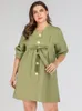 Robes grande taille été 2023 femmes col en V rétro simple boutonnage demi manches couleur unie haute attente robe pour FashionPlus