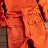 メンズジーンズスタイリッシュな長袖オレンジレッドジャンプスーツヒップホップカジュアルファッションマルチポケットオーバーオールストリートウェア貨物パンツ男性ズボン230628