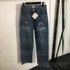 Il denim delle donne ricamate ansima le lettere Jeans Fashion Sports Casual Jeans affascinanti