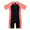 Twopieces Kids Boysgirls onepiece Suits Rash Guards Brasilianska baddräkt Korta ärmar med dragkedja Wetsuit Badkläder Beach Bathing Suit 230628