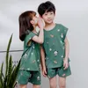 Kläder sätter pojkar flickor pyjamas sommar kort ärm barns sömnkläder bomullspyjamas för barn 4 6 8 10 12 14 år 230627