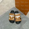 Marki sporty Slipper Summer Mens Domens Skórzany płaski sandał moda na plażę na zewnątrz Slajdy leniwe ludzi kapcie