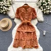 Vestido de renda novo design no verão oco bordado fino encaixe curto vestido de coquetel feminino