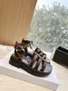 2023 estate moda donna sandali designer Triomphe sandali gladiatore donna lusso in pelle di vacchetta cinturino regolabile con fibbia diapositive pantofole