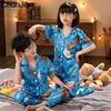 Kläder sätter 100 satinpyjamas i 3 till 14 år barn pyjamas barns bomulls sömnkläder baby hemkläder natt kostymer pojkar siden pyjama 230627