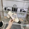 Tasarımcı Moda Elbise Ayakkabı Kadın Deri Yüksek Topuk Mektubu Logo İş İş Seyahat Eğlence Düz Ayakkabı