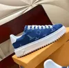 Casual skor kvinnor reser läder snörning sneakers 100% cowhide mode damer platt skor designer löpande sneakers ord tjocksolade manliga fitness sneakers