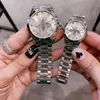 Mens Womens Luxury Watches 시계 고품질 애호가 커플 스타일 클래식 꿀벌 패턴 시계 38mm 28mm Silver 패션 방수 디자이너 시계
