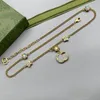 Pendanthalsband Kvinnor Designer smycken Kvinnliga halsbandsbokstäver med diamanter Tillbehör Designers Gold Chain Cyg2391233