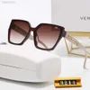 24SSSLUXURYデザイナーVersage Sunglasses Men's Women's Vercace Sunglassesファッショントレンドレジャーサングラス