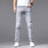 Jeans da uomo firmati H jeans di fascia alta di marca di moda, stampa a colori casual da uomo, vestibilità slim, pantaloni lunghi elastici versione coreana, sottile estate Y1TK