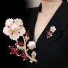 Broche de flor de ameixa de alta qualidade para mulheres, versões japonesas e coreanas, broches versáteis para casacos, ternos, acessórios, nicho elegante