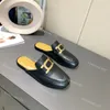 Chinelos de grife mocassins mulas slides sandálias de couro genuíno feminino fivela corrente de metal saltos baixos confortáveis moda verão slides com caixa