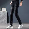 Designer de jeans masculino outono novo jeans preto bordado calças masculinas finas com pés pequenos e buracos tendência coreana casual i1tr