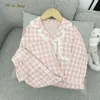 パジャマの女の赤ちゃん格子縞のパジャマ服セット綿コートパント2PCS春秋の幼児幼児ラウンジスーツベビーホームスーツ