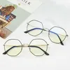Toptan Yeni metal güneş gözlüğü düz lensler büyük çerçeve moda trendy kadın oval dekoratif 0233 gözlük