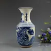 Jarrones China Porcelana Antigua Pintura De Figuras Azul Y Blanca Orejas Bilaterales