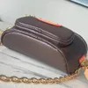 Designer Umhängetasche Lady Bumbag 17 cm echte Lederkette Tasche Delikat