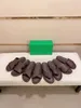 2023 Sandales pour hommes de créateursÉté 2023 nouvelles chaussures en cuir de vachette Les tongs décontractées antidérapantes et résistantes à l'usure pour hommes sont disponibles en 4 types de diapositives à plateforme