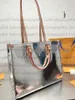 Vid poolen Onthego MM 34 Bag M22975 32CM M22838 M22978 Cross Body On the Go Handle Trunk Silver Patent Leather Womens Designer Luxury Big Capacity Shoulder Bag