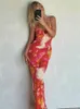 Lässige Kleider 2023 Red Printed Fashion Summer Slim Rückenless Maxi Kleid für Wommer Sexy V Hals Ärmel und Club Party Mesh A2646