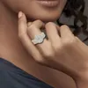 Z bocznymi kamieniami 2PCS Pinami Diamentowe Pierścienie Zestaw Woman Wessale Sterling Srebrny Pierścień Świeć Luksusowy Luksus 5A Złota Klasyczna biżuteria 230629