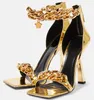 Sandali da donna estivi Pelle laccata Raso Tacchi alti Catena decorativa in cristallo Punta quadrata Elegante Spettacolo nuziale Sexy Scarpe da sposa con fascino unico EU35-41