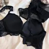 BHs Sets 4 Farben Tasse Rot Schwarz Frauen Sexy Dessous Push Up Dünne Dicke Bralette Spitze Blumen BH Mode Kleid weiß Intim