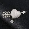 Broches bijoux créatifs une flèche à travers un coeur broches cadeau épinglette manteau Badge mode cristal Broche pour les femmes Broche