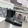 Designer Nakenstövlar Dam Toteme Lyx Fyrkantiga tå Korta stövlar Svart Lackläder Plattbottnad Martin Boots Loafers Casual Formell Boots Höst Vinter Med Box 35-40