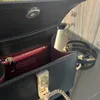 2023 Nouveau sac à main pour femme Sac à bandoulière de qualité haut de gamme Sac à bandoulière en cuir de vachette orné de cristaux imitation avec bandoulière poche intérieure doublée en cuir de mouton