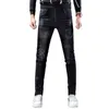 Designer de jeans masculino outono novo jeans preto bordado calças masculinas finas com pés pequenos e buracos tendência coreana casual i1tr
