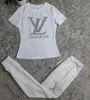 Vår- och sommarmode heta borr tvådelar kvinnors sportkläder lyx varumärke mode casual t-shirt byxor tvådelar designer sport kostym Q6108