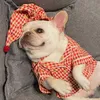 Pies Apparel Pet Dog Koszyk piżama słodka bawełniana kratona konstrukcja miękka koszulka kota kota z czapką czerwone niebo niebieskie 230628