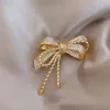 Élégant strass nœud papillon broche épinglette Corsage femmes Simple robe manteau Cardigan bijoux de mariage cadeau broche broche broche