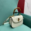 675797 Fourre-tout classique pour femme Sac à bandoulière de qualité haut de gamme Sac en bambou vintage Sac à bandoulière style selle avec 2 bretelles et un miroir de maquillage