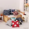 Kudde/dekorativ dockhus mini kudde diy dollhus soffa soffa säng miniatyr möbler leksaker för vardagsrum r230629