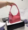 Sac de créateur Sacs à bandoulière Cleo Sacs à main en cuir classique Femme en nylon sous les bras Sacs à bandoulière sacs caprese noirs Embrayage de mode pour les femmes sacs à main rose noir kaki