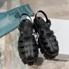 Sandália Monolith Designer Feminina Espuma Sandália de Borracha Metal Logótipo Sapatos de Plataforma de Verão Retro Calçado de Praia Sandálias Salto 5,5 cm