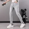 Herren Jeans Designer Hong Kong High-End-Modemarke 2022 Neue Sommer Vielseitige helle Farbe Slim Fit Kleine Fuß Lange Hosen für Männer ZDG6