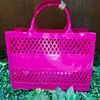 Borse 2022 Summer Nuova borsa da donna Pvc Fashion Jelly Candy Color Borse Color Borse per picnic casual per esterno borse per vacanze in spiaggia femminile stilisheendibags