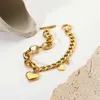 Novo design banhado a ouro 18k com fivela única, pulseira fashion com joia de coração de zircônia e pulseira de aço inoxidável robusta com elos cubanos