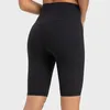 Yoga Outfit Base Pace Короткие шорты в рубчик с высокой посадкой 8 дюймов, невесомое покрытие, эластичные в четырех направлениях беговые шорты для йоги со скрытым карманом 230629